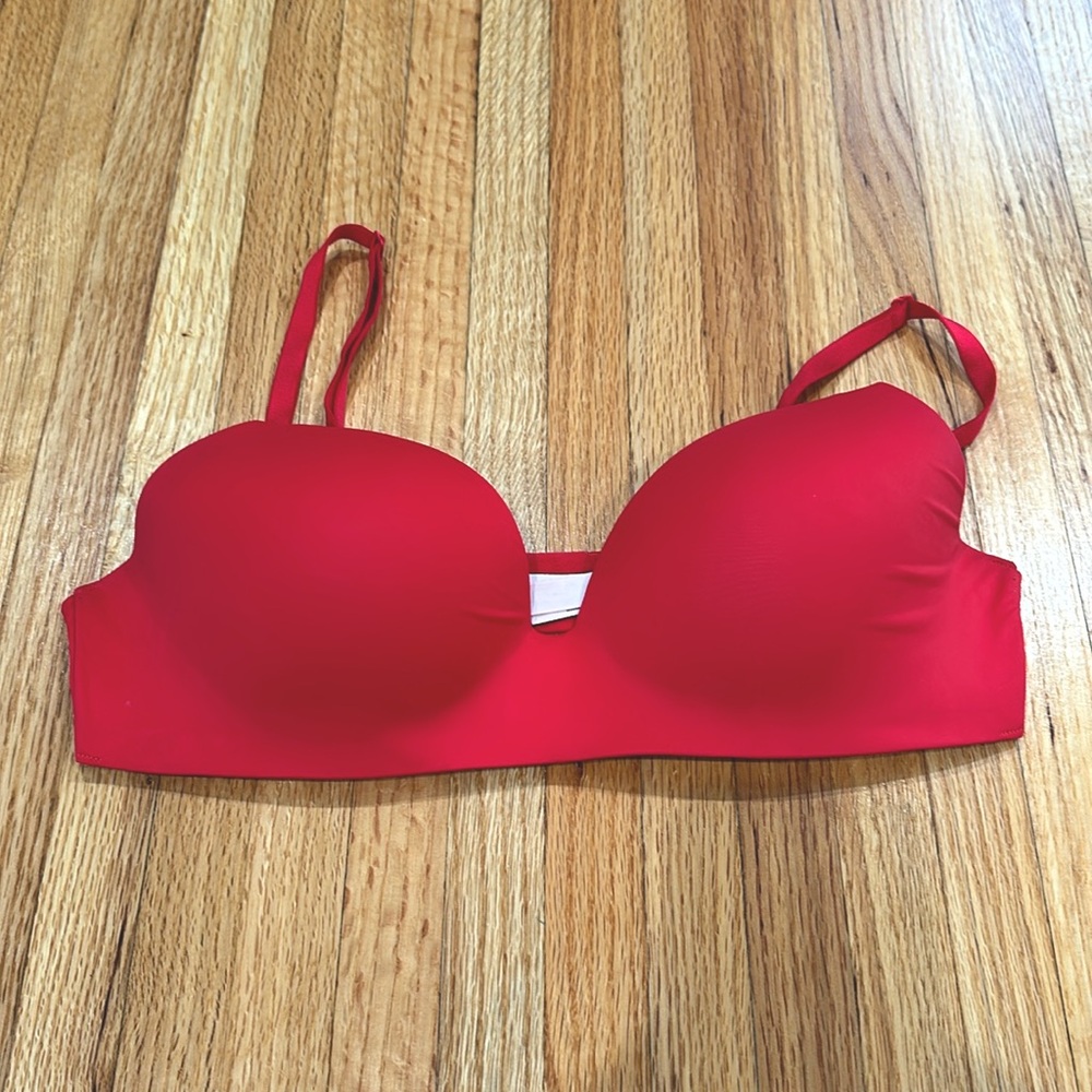 Victoria’s Secret t-shirt Bra size 38c